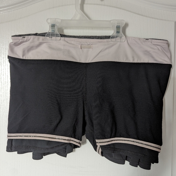 Black lululemon skort - Picture 8 of 8